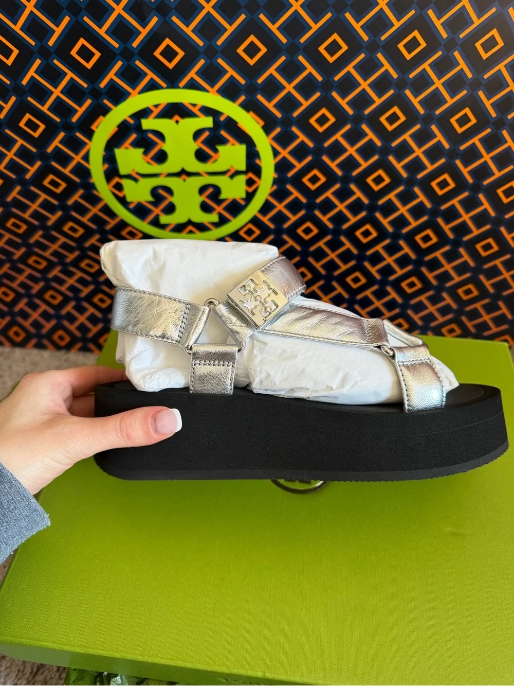 Tory Burch Mellow Platform Sandal Crinkle Metallic Leather Size 6 Silver Black